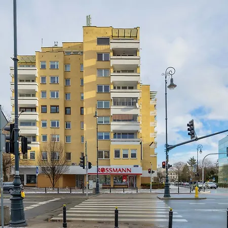 Atmospheric In The Center With Air Conditioned Living By Renters Apartman *